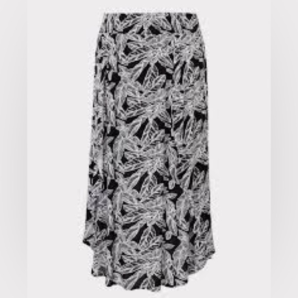 Torrid Black and White Leaf Print High Low Skirt